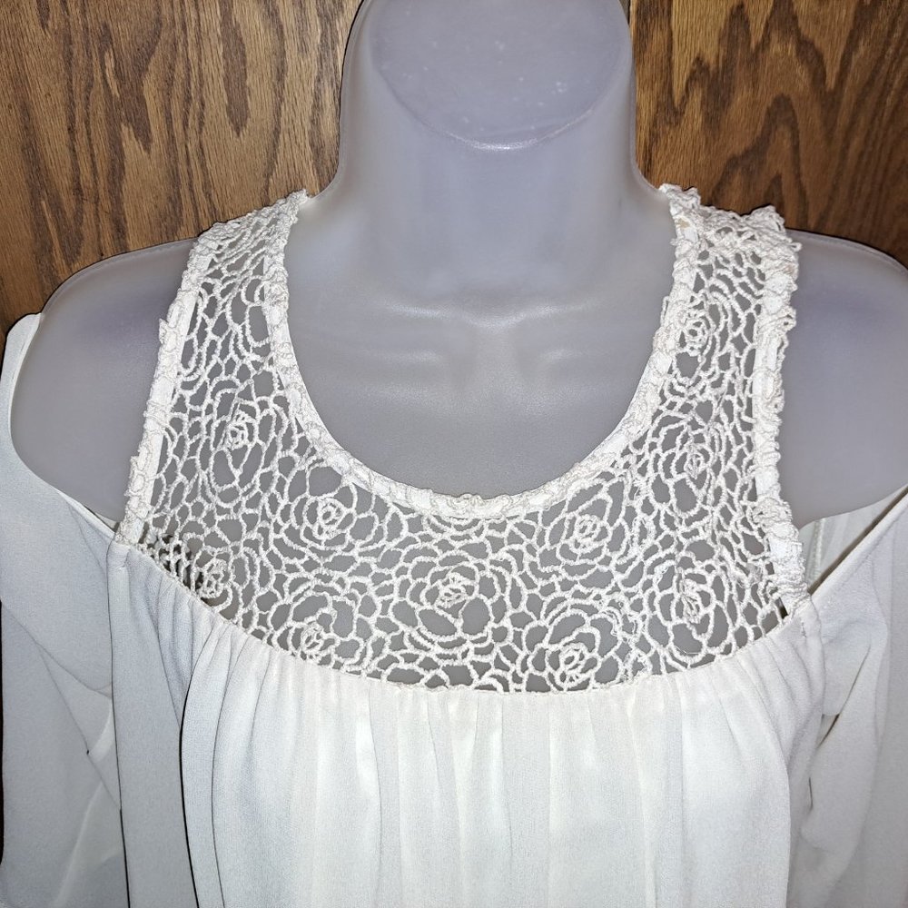 Soul mates Cold Shoulder Dress size Medium - Picture 5 of 7